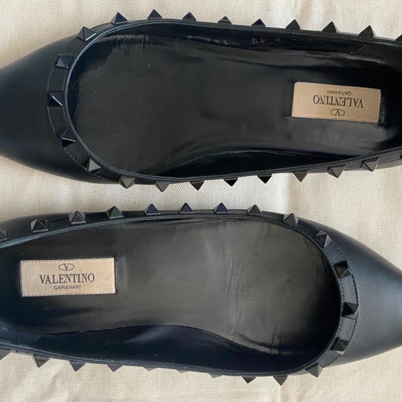 Valentino Rockstud Noir Pointed Flats - Picture 2 of 8